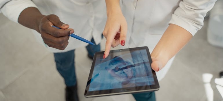 doctors looking at a patient's scan 